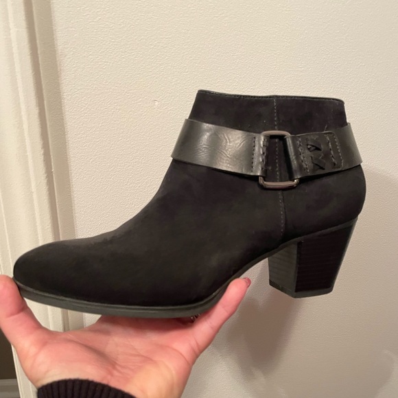 Women’s Faux suede boots - Picture 4 of 4